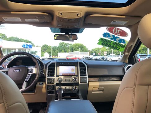 Used 2020 Ford F150 Lariat w/ Equipment Group 502A Luxury AWD/4WD image 33