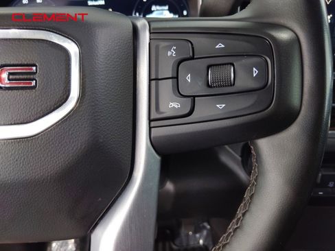 Used 2023 GMC Sierra 1500 SLE image 12