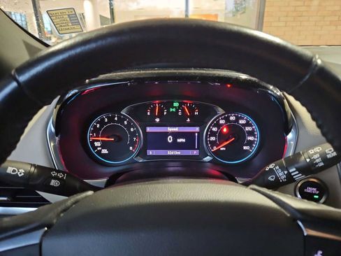Used 2022 Chevrolet Traverse LT FWD image 56