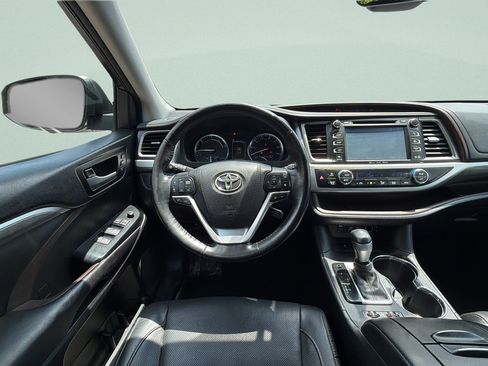 Used 2017 Toyota Highlander Limited Platinum w/ Carpet Mat Package AWD/4WD image 15
