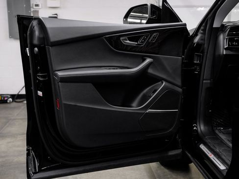 Used 2023 Audi Q8 Prestige image 53