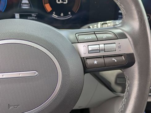 Used 2025 Hyundai Kona SEL FWD image 21