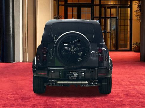 New 2025 Land Rover Defender 110 X-Dynamic SE image 11