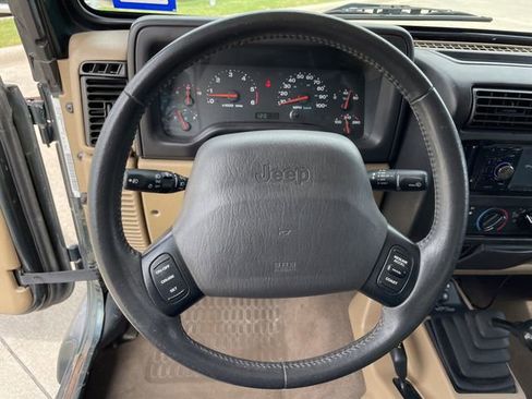 Used 2002 Jeep Wrangler Sahara image 11