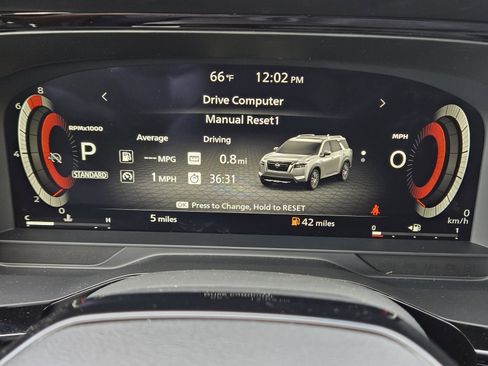 New 2026 Nissan Pathfinder Platinum image 14