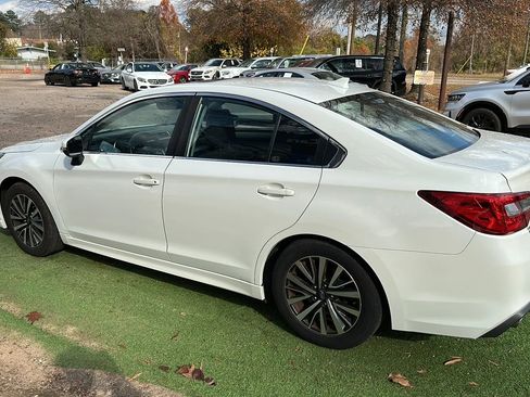 Used 2018 Subaru Legacy 2.5i Premium image 5