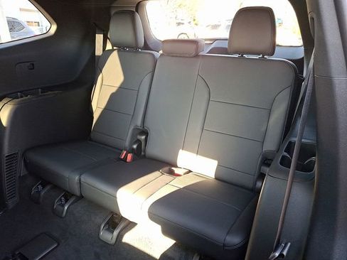 Used 2026 Buick Enclave Preferred w/ Power Package FWD image 6