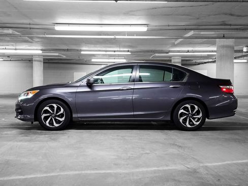 Used 2016 Honda Accord EX image 13
