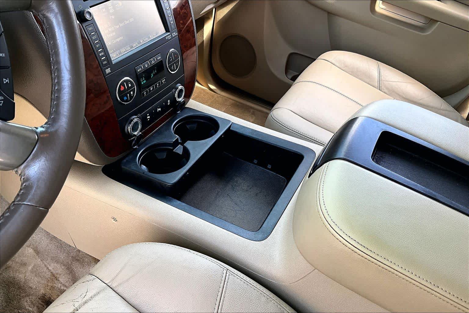 Used 2013 Chevrolet Tahoe LT RWD image 15