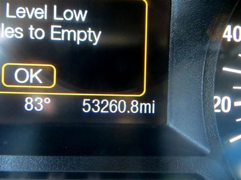 Used 2020 Ford Edge SE image 14