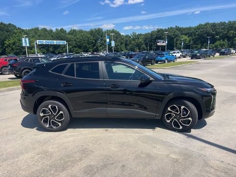 New 2026 Chevrolet Trax RS w/ Driver Confidence Package FWD image 9