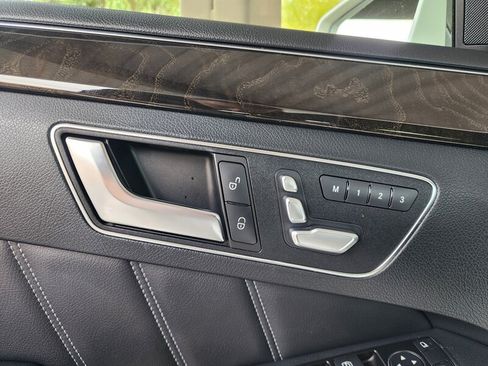 Used 2014 Mercedes-Benz E 350 Sedan image 24