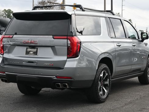 Used 2025 GMC Yukon XL AT4 w/ AT4 Premium Package image 12