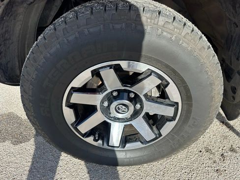 Used 2021 Toyota 4Runner TRD Off-Road Premium AWD/4WD image 27