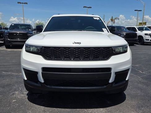 Used 2024 Jeep Grand Cherokee L Altitude RWD image 2