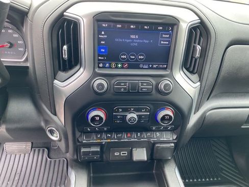 Used 2022 Chevrolet Silverado 2500 LTZ w/ LTZ Convenience Package image 11