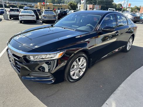 Used 2019 Honda Accord LX image 4