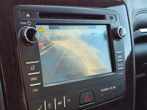 Used 2015 Chevrolet Traverse LT w/ Style and Technology Package image 19