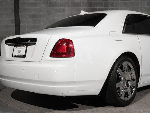 Used 2015 Rolls-Royce Ghost RWD image 9