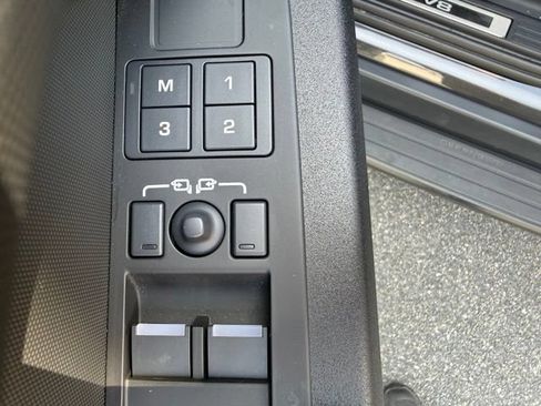 Used 2025 Land Rover Defender 130 V8 AWD/4WD image 28