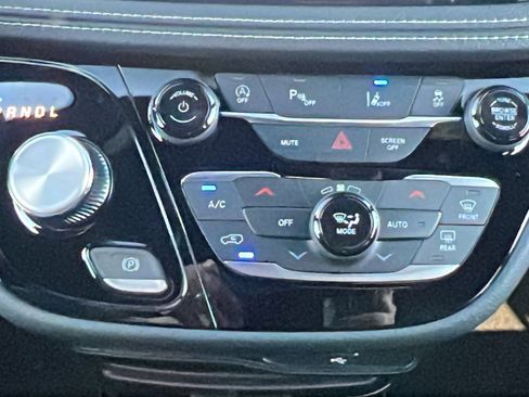 New 2026 Chrysler Pacifica Select image 25