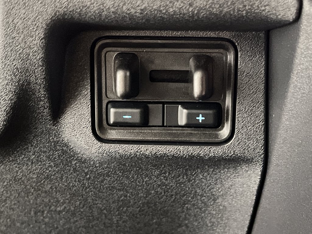 Used 2025 Ford Expedition Active RWD image 67