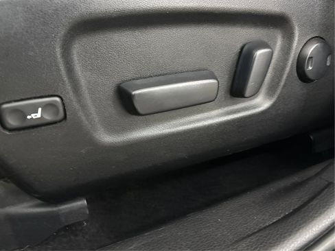 Used 2017 Toyota Highlander XLE AWD/4WD image 24