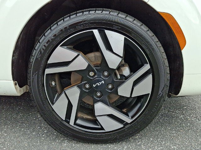 Used 2023 Kia Soul GT-Line FWD image 8