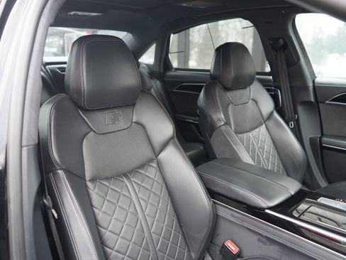 Used 2022 Audi S8 w/ S8 Comfort Plus Package image 58
