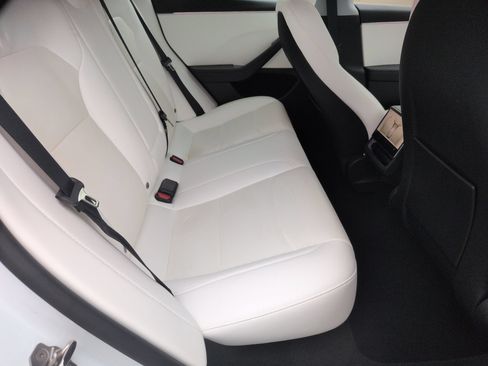 Used 2024 Tesla Model 3 Standard Range RWD image 33