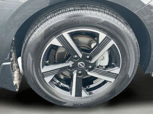 Used 2025 Nissan Sentra SV w/ All-Weather Package image 10