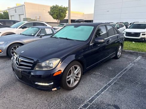 Used 2014 Mercedes-Benz C 250 Sedan image 4