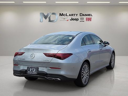 Used 2025 Mercedes-Benz CLA 250 4MATIC image 5