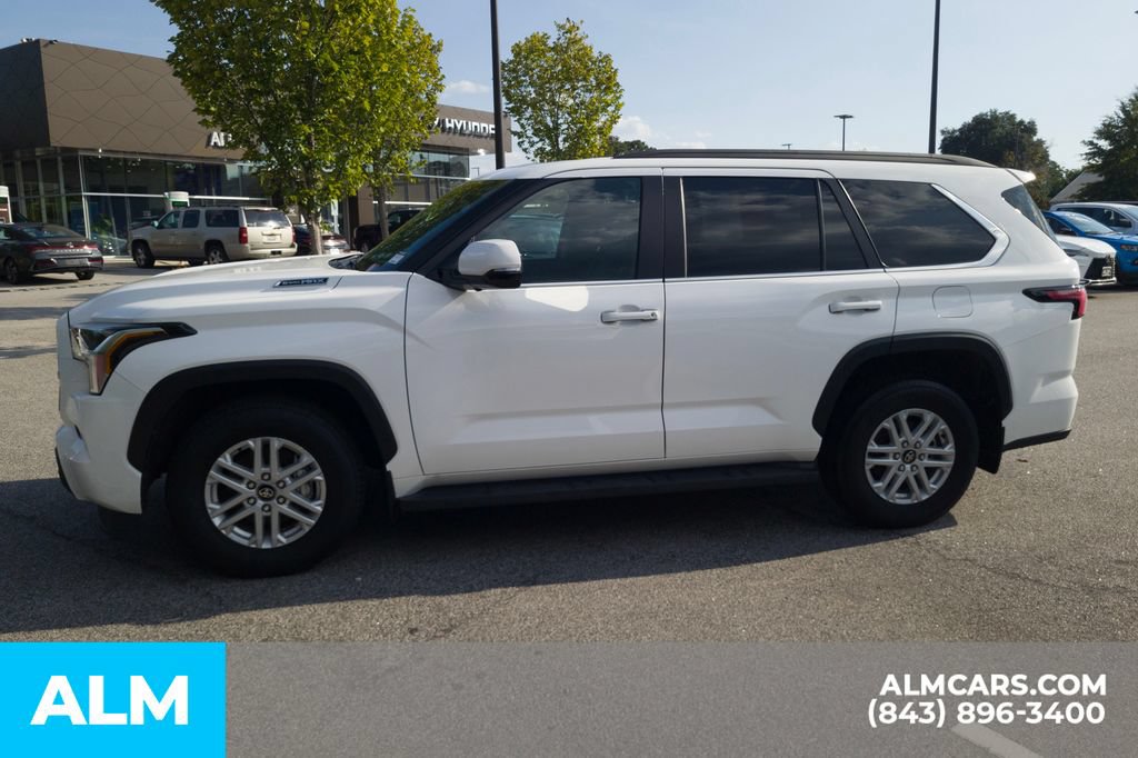 Used 2025 Toyota Sequoia SR5 AWD/4WD image 10