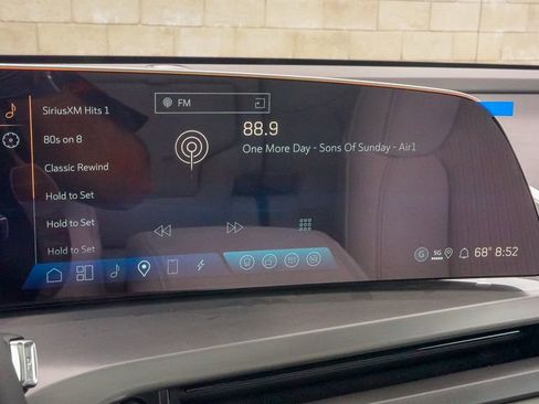 Certified 2026 Cadillac Vistiq Luxury image 19