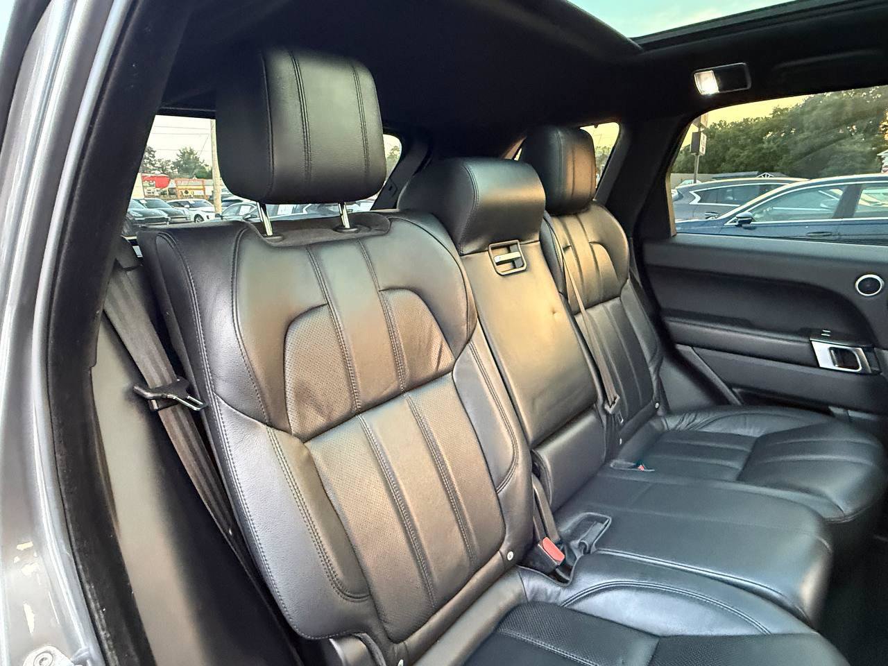 Used 2016 Land Rover Range Rover Sport SE AWD/4WD image 27