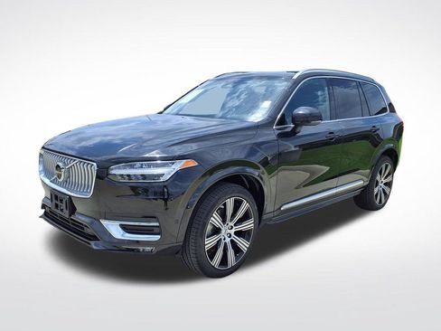 Certified 2024 Volvo XC90 B6 Plus AWD/4WD image 4