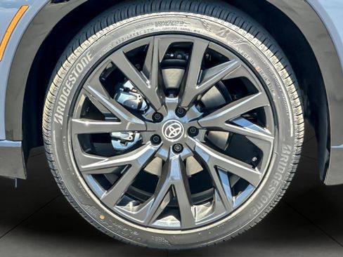 New 2026 Toyota Crown Signia AWD/4WD image 25