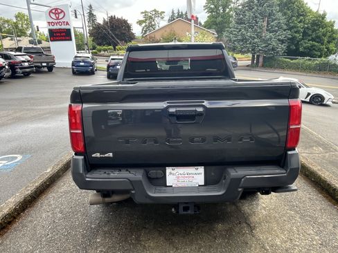 Certified 2025 Toyota Tacoma SR5 AWD/4WD image 6