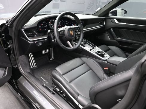 Certified 2022 Porsche 911 Turbo S AWD/4WD image 4