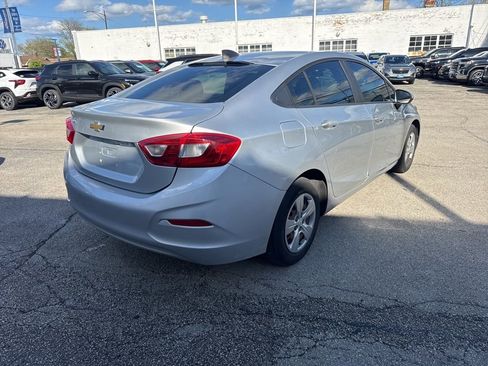 Used 2017 Chevrolet Cruze LS FWD image 6