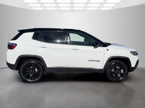 Used 2023 Jeep Compass Trailhawk image 6
