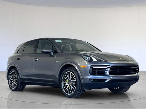Certified 2023 Porsche Cayenne AWD/4WD image 10