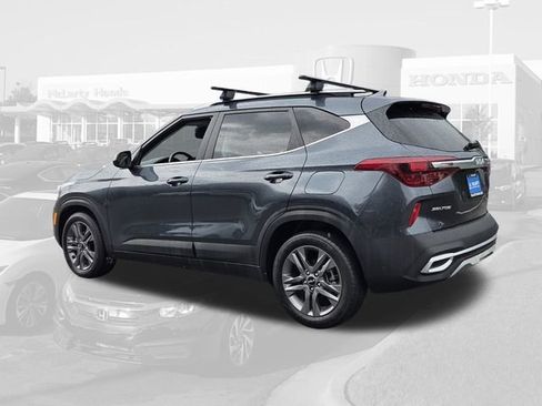 Used 2023 Kia Seltos S w/ Navigation Package FWD image 3