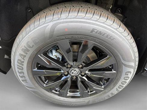 Used 2026 Toyota RAV4 SE AWD/4WD image 17