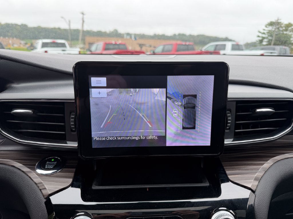 Used 2021 Ford Explorer Limited w/ Equipment Group 301A AWD/4WD image 31