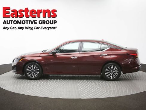 Used 2024 Nissan Altima 2.5 SV FWD image 60