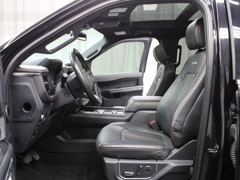 Used 2022 Ford Expedition Platinum image 9