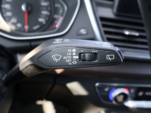 Used 2022 Audi Q5 2.0T Premium w/ Convenience Package image 44