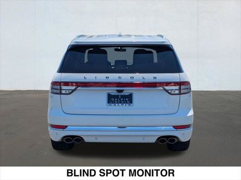 Certified 2023 Lincoln Aviator Black Label AWD/4WD image 4